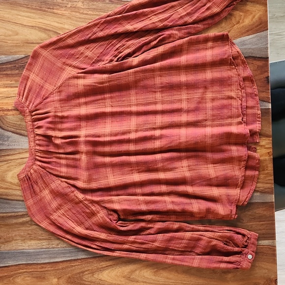 Ladies Button Down Shirt, Pretty Rusty Plaid, Universal Thread, Size Small - Picture 6 of 7